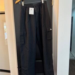 NWT Nike Women’s Cargo Woven Pants